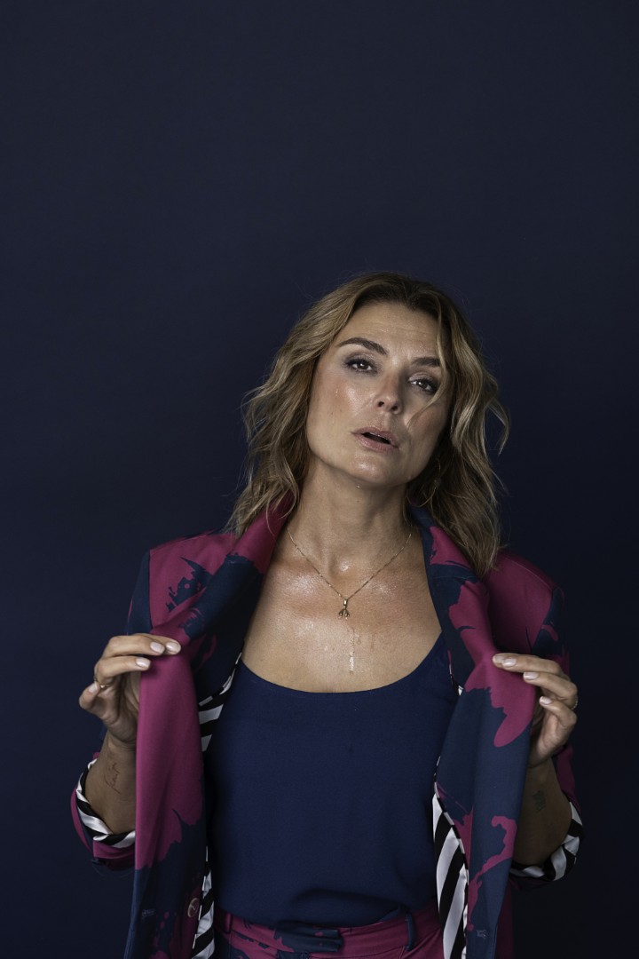 Evi Hanssen: Bloedheet en Tranen — theater in Middelkerke